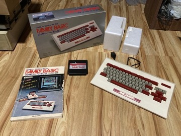 Nintendo Famicom Family Basic (HVC-007) в коробке