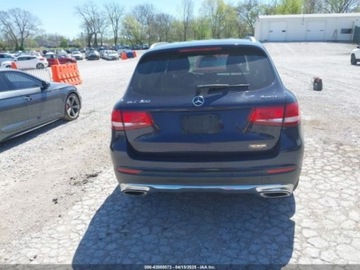 Mercedes GLC C253 2017 Mercedes-Benz GLC 2017 r., 2,0L 300 4 MATIC 2.0 Benzyna 241KM, zdjęcie 4