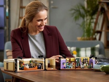 LEGO Creator 10292 Квартиры из серии «Друзья»