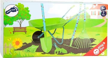 Набор садовника - тачка, лопата, грабли.