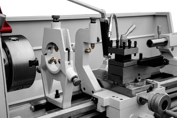 ТОКАРНЫЙ СТАНОК ПО МЕТАЛЛУ GRAND 400 x 1000, 55 мм, ПРОЙДЕННЫЙ