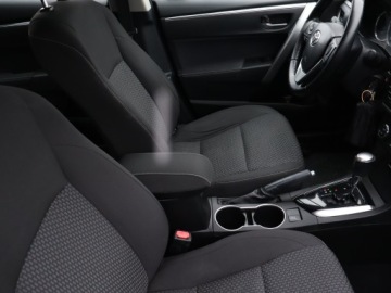 Toyota Corolla X Sedan Facelifting 1.6 Valvematic 132KM 2014 Toyota Corolla 1.6 Valvematic, Salon Polska, zdjęcie 8