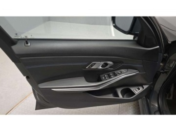 BMW Seria 3 G20-G21 Touring Facelifting 2.0 320d 190KM 2023 BMW Seria 3 Bmw Seria 3 320 Touring Diesel Mild Hybrid Mr22 E6de G21 2.0, zdjęcie 16