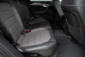 Volkswagen Touareg III SUV 3.0 V6 SCR TDI 286KM 2022 Volkswagen Touareg R-Line 3.0 TDI 286 KM Masaz Hak Salon PL Autotrade, zdjęcie 28