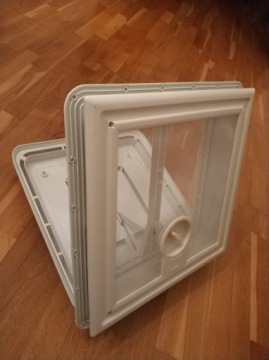 Мансардное окно FIAMMA VENT 40X40 белое для кемпера