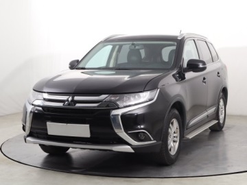 Mitsubishi Outlander III SUV Facelifting 2015 2.0 MIVEC 150KM 2016 Mitsubishi Outlander 2.0, GAZ, Klima, Klimatronic, zdjęcie 1