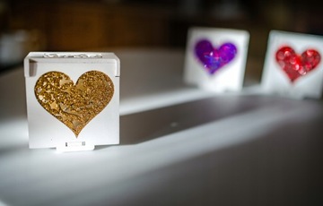 Коробочка для обручальных колец из белого ЗОЛОТА