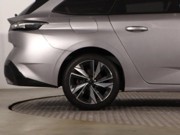 Peugeot 308 III SW 1.5 BlueHDi 130KM 2022 Peugeot 308 1.5 BlueHDi, Salon Polska, zdjęcie 14