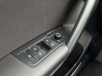 Volkswagen Tiguan II SUV Facelifting 2.0 TSI 190KM 2023 Volkswagen Tiguan Life, 2.0 TSI 190KM 4Motion, od reki 2.0 Benzyna 190KM, zdjęcie 17