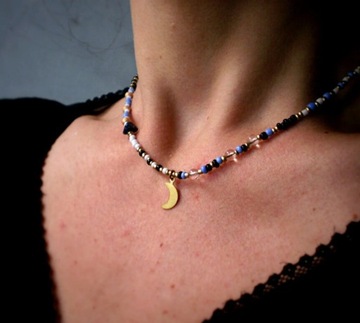 Zroszony choker, naszyjnik z koralików