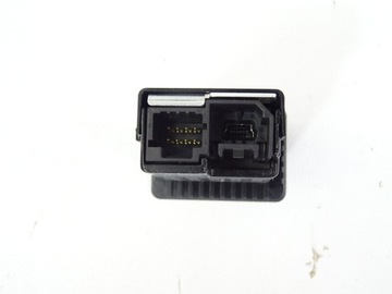 HNÍZDO USB AUX NISSAN JUKE II F16 284H35FA0C