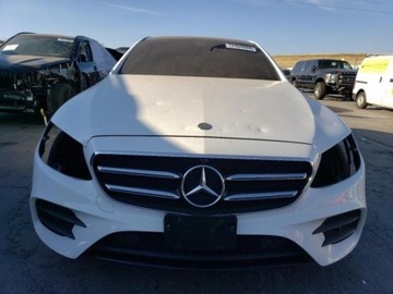 Mercedes Klasa E W213 2019 Mercedes-Benz Klasa E 2019r., 4MATIC, od ubezpieczalni 2.0 Benzyna 241KM, zdjęcie 1