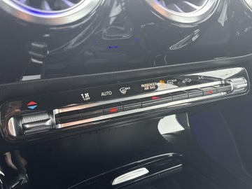 Mercedes Klasa A W177/V177 Hatchback Facelifting 1.3 200 163KM 2023 Mercedes-Benz A 200 Podgrzewana kierownica/ Ambien, zdjęcie 24