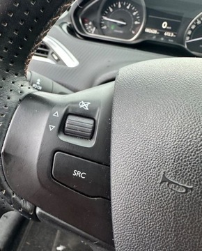 Peugeot 2008 I SUV Facelifting 1.2 PureTech 110KM 2016 Peugeot 2008 Zarejestrowany,Ledy,Skora,Navi 1.2 Benzyna 110KM, zdjęcie 8