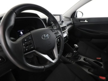Hyundai Tucson III SUV Facelifting 1.6 GDi 132KM 2019 Hyundai Tucson grzane fotele PDC tempomat hak, zdjęcie 13