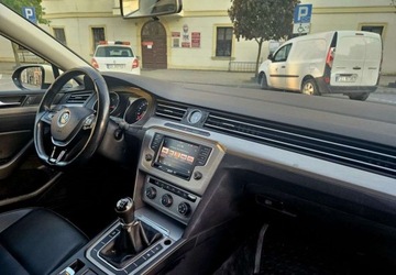 Volkswagen Passat B8 Variant 2.0 TDI 150KM 2015 Volkswagen Passat Volkswagen Passat 2.0 TDI BMT Trendline 2.0 Diesel 150KM, zdjęcie 4