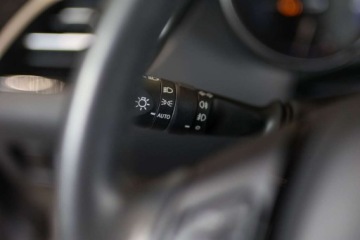 Toyota C-HR I Crossover Facelifting 1.8 Hybrid 122KM 2020 Toyota C-HR 1.8 Hybrid Executive 1.8 Hybryda 122KM, zdjęcie 32