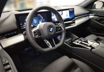 BMW Seria 5 G90-91 Touring 2.0 520d 197KM 2024 BMW Seria 5 520d xDrive, PAKIET SPORTOWY M PRO, Faktura VAT 23, Gwarancja, zdjęcie 1
