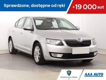 Skoda Octavia III Liftback 1.6 TDI 90KM 2016 Skoda Octavia 1.6 TDI, Navi, Klima, Klimatronic