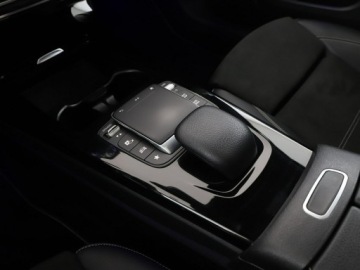 Mercedes Klasa A W177/V177 Hatchback Plug-In 1.3 250e 218KM 2020 Mercedes A 250 PHEV full LED navi skóra/alcantara, zdjęcie 33