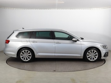 Volkswagen Passat B8 Variant 2.0 TDI BlueMotion SCR 150KM 2016 VW Passat 2.0 TDI, Automat, Skóra, Navi, Klima, zdjęcie 5