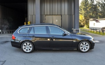 BMW Seria 3 E90-91-92-93 Coupe E92 325i 218KM 2006 BMW Seria 3 2,5 (218KM) Bezwypadkowy 2.5 Benzyna 218KM, zdjęcie 4