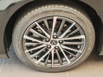 Lexus ES VII (XV70) Sedan Facelifting 300h 218KM 2025 Od ręki - 300h Business Edition 2.5 E-CVT 218KM | Podgrzewane fotele!, zdjęcie 15