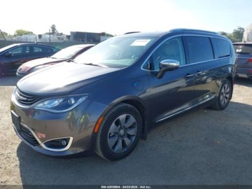 Chrysler Pacifica II 2017 Chrysler Pacifica Hybrid Platinum 2017 3.6l 3.6 Hybryda 260KM, zdjęcie 1
