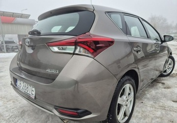 Toyota Auris II Hatchback 5d Facelifting 1.2 D-4T 116KM 2016 Toyota Auris Automat Bogata wersja Zarejestrowany 1.2 Benzyna 116KM, zdjęcie 3