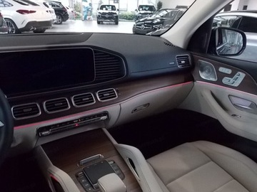 Mercedes GLE V167 SUV Facelifting 2.0 300d 269KM 2025 MERCEDES-BENZ GLE 300 d 4-Matic AMG Line 2.0 (269KM) 2025, zdjęcie 8
