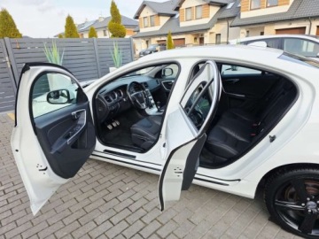 Volvo S60 II Sedan 2.0 D3 163KM 2012 Volvo S60 ___R-Design___2.0 D4 163KM___Bi-Xenon Skora Navi Alu18 Black___, zdjęcie 11