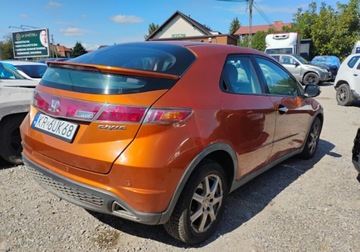 Honda Civic VIII 2008 Honda Civic 2008r, 1.4 Benzyna. Uszkodzony lewy tyl. Jezdzi 1.4 Benzyna, zdjęcie 2