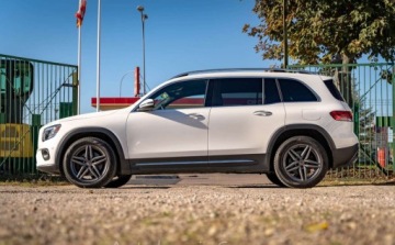 Mercedes GLB SUV 2.0 250 224KM 2023 Mercedes-Benz GLB Mercedes-Benz Klasa GLB 2.0 4Matic 224KM 2.0 Benzyna, zdjęcie 4