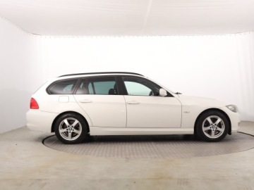 BMW Seria 3 E90-91-92-93 Touring E91 2.0 320d EfficientDynamics 163KM 2011 BMW 3 320 d, Navi, Xenon, Klima, Klimatronic, zdjęcie 5