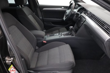 Volkswagen Passat B8 Variant Facelifting 1.5 TSI EVO 150KM 2022 VW Passat 1.5 TSI, Salon Polska, Serwis ASO, zdjęcie 8