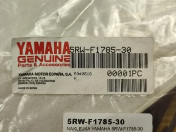 НАКЛЕЙКА НА ЛЕВУЮ СТОРОНУ YAMAHA CS50 JOG R 2003 5RWF17853000