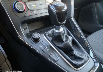 Ford Focus III Kombi Facelifting 1.0 EcoBoost 125KM 2017 Ford Focus Super Stan NAVI - Kamera - 114 Tkm - Zarejstrowany 125KM, zdjęcie 14