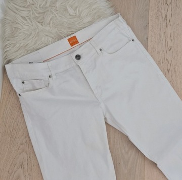 Hugo Boss Orange 28 M białe jeansy stretch