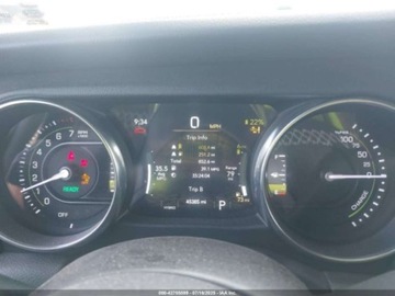 Jeep Wrangler IV 2022 Jeep Wrangler 4XE Unlimited Sahara 2022 2.0l 2.0 Hybryda 270KM, zdjęcie 10