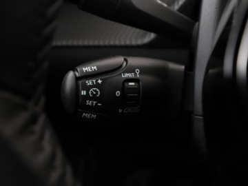 Peugeot 2008 II SUV 1.2 PureTech 100KM 2023 Peugeot 2008 navi kamera i czujniki parkowania, zdjęcie 34