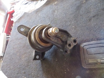 UCHYCENÍ DRŽÁKY KIA VENGA 1.4 CRDI