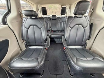 Chrysler Voyager V 2021 Chrysler Voyager 2021 CHRYSLER VOYAGER LXI 3.6 Benzyna 295KM, zdjęcie 6