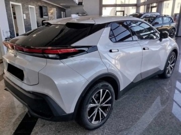 Toyota C-HR II SUV 1.8 Hybrid 140KM 2025 Od ręki - Style 1.8 Hybrid 140KM | Podgrzewane fotele!, zdjęcie 4