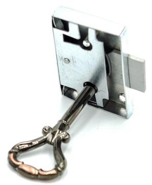 ЗАМОК НАВЕСНОЙ ДЛЯ ДВЕРЕЙ МЕБЕЛЬНОГО ШКАФА 20мм