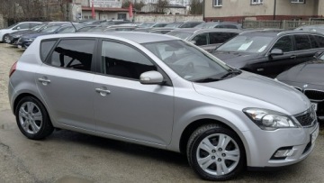 Kia Ceed I Hatchback 5d Facelifting 1.6 CRDi WGT 90KM 2010 Kia Cee'd 1.6D OPŁACONY Bezwypadkowy Klimatronik, zdjęcie 5