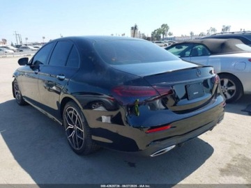 Mercedes Klasa E W213 2022 Mercedes-Benz Klasa E 350 2022 2.0l 2.0 Benzyna 255KM, zdjęcie 3