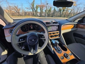 Bentley Bentayga 2024 Bentley Bentayga V8 2024 Benzyna 542KM, zdjęcie 9