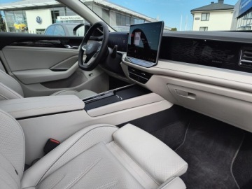 Volkswagen Passat B8 Variant Facelifting 2.0 TDI SCR 150KM 2025 Volkswagen Passat 2.0 TDI 150KM Elegance DSG, Salo, zdjęcie 9