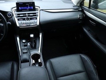 Lexus NX I SUV 300h 197KM 2017 Lexus NX 300h, Salon Polska, 1. Właściciel, zdjęcie 7