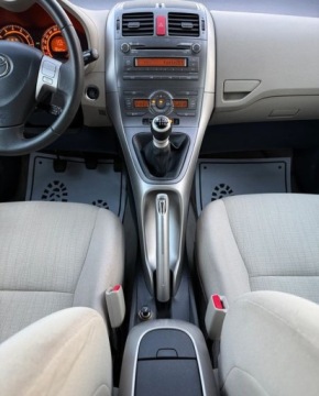 Toyota Auris I Hatchback 1.8 Valvematic 147KM 2009 Toyota Auris 147 KM, Xenony, salon Polska, serwis ASO 1.8 Benzyna 147KM, zdjęcie 5